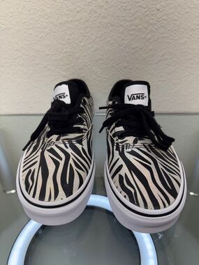 Vans Doheny Decon Zebra Canvas Sneakers - Black & White